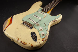 Fender Custom Shop: 60 Stratocaster Heavy Relic Vintage White over 3-Tone Sunburst #R86906