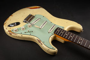 Fender Custom Shop: 60 Stratocaster Heavy Relic Vintage White over 3-Tone Sunburst #R86906