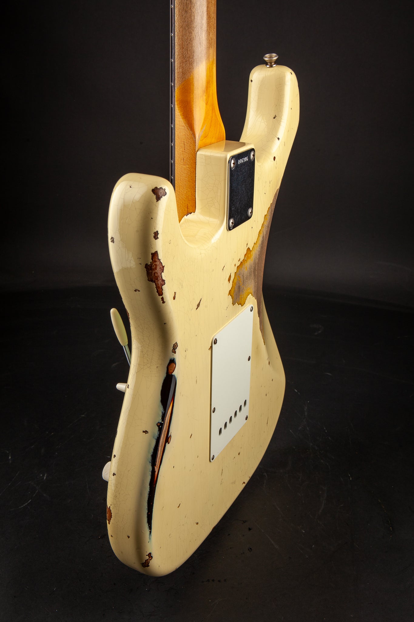 Fender Custom Shop: 60 Stratocaster Heavy Relic Vintage White over 3-Tone Sunburst #R86906