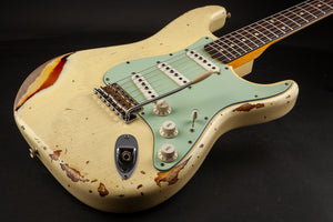 Fender Custom Shop: 60 Stratocaster Heavy Relic Vintage White over 3-Tone Sunburst #R86906