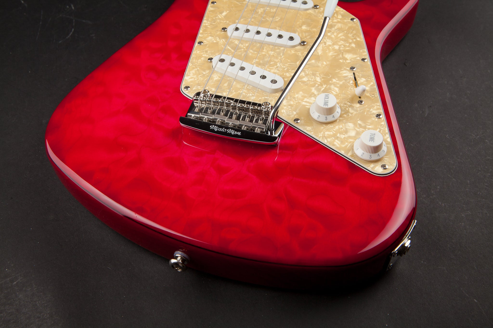 Ernie Ball Musicman : BFR Albert Lee - Pink Burst #C52548