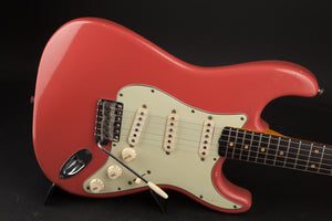 Fender Vintage Guitars: 1962 Stratocaster Fiesta Red #80133
