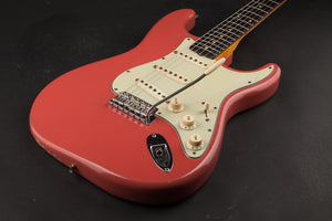 Fender Vintage Guitars: 1962 Stratocaster Fiesta Red #80133
