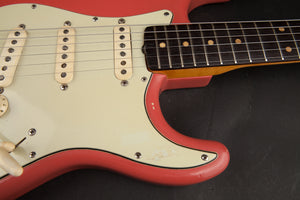 Fender Vintage Guitars: 1962 Stratocaster Fiesta Red #80133
