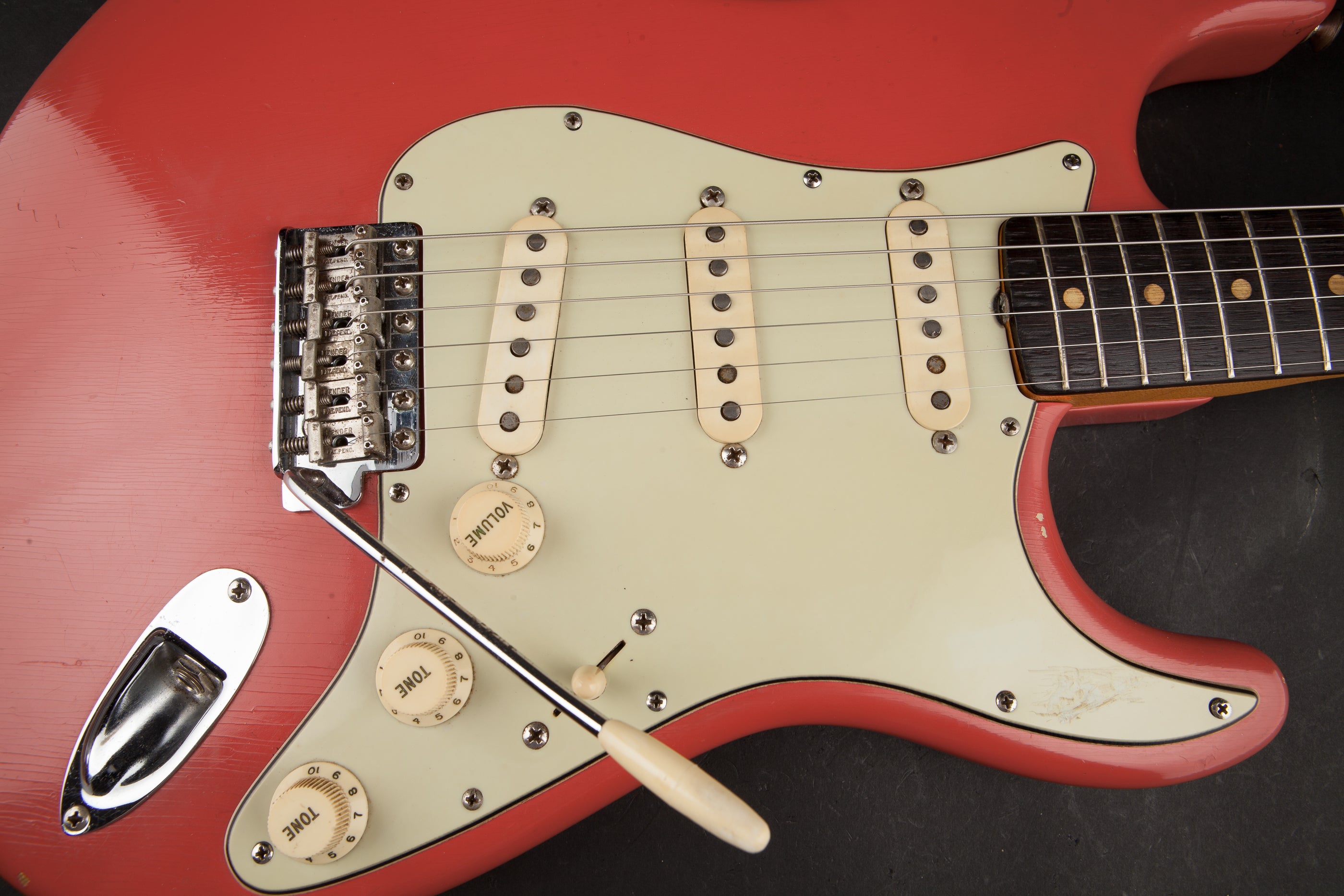 Fender Vintage Guitars: 1962 Stratocaster Fiesta Red #80133