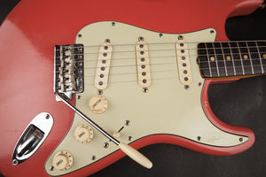 Fender Vintage Guitars: 1962 Stratocaster Fiesta Red #80133