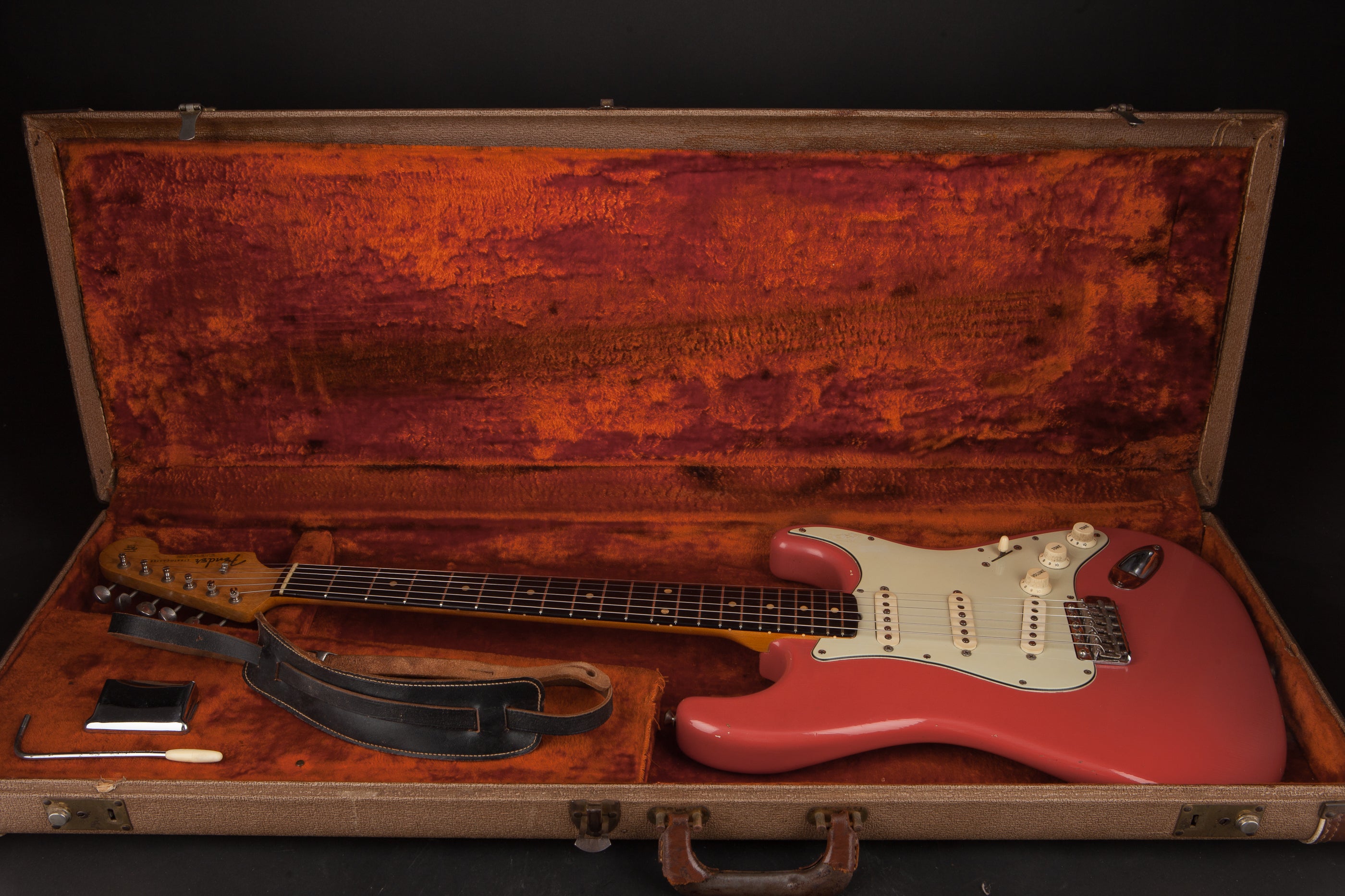 Fender Vintage Guitars: 1962 Stratocaster Fiesta Red #80133