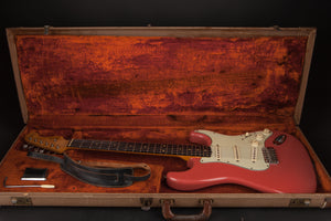 Fender Vintage Guitars: 1962 Stratocaster Fiesta Red #80133