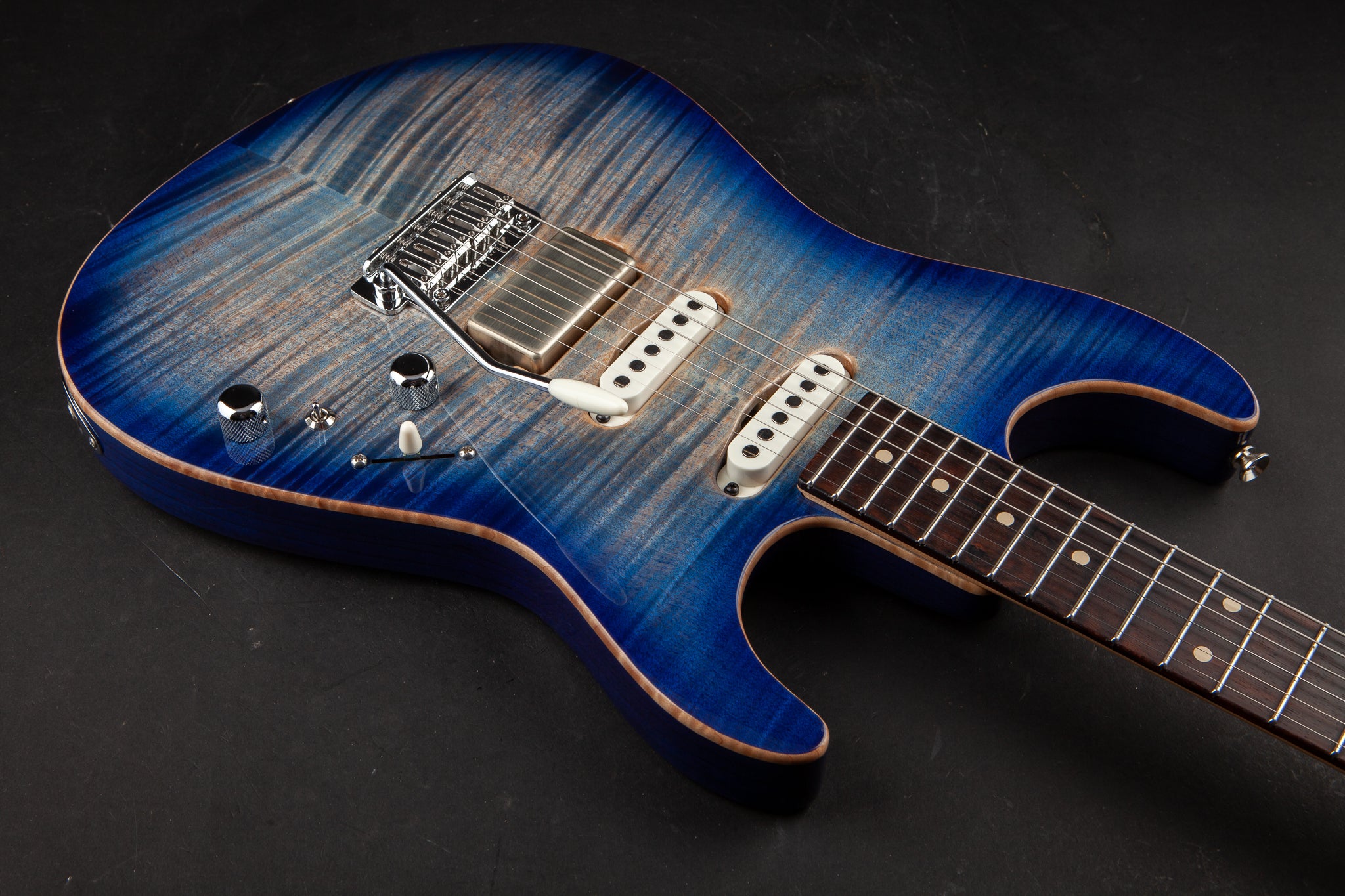 Tom Anderson: Drop Top with Hand Selected Top - Natural Jack's Blue Burst with Binding #11-05-18A
