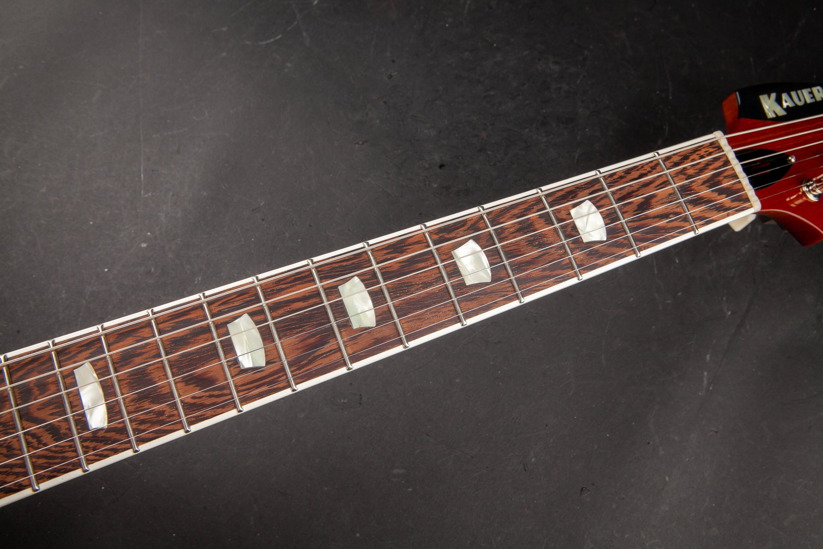 Kauer: Banshee Deluxe - Lemon Burst #290