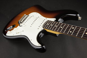 Fender: USA Classic Special 60's Stratocaster - Sunburst #US15084906