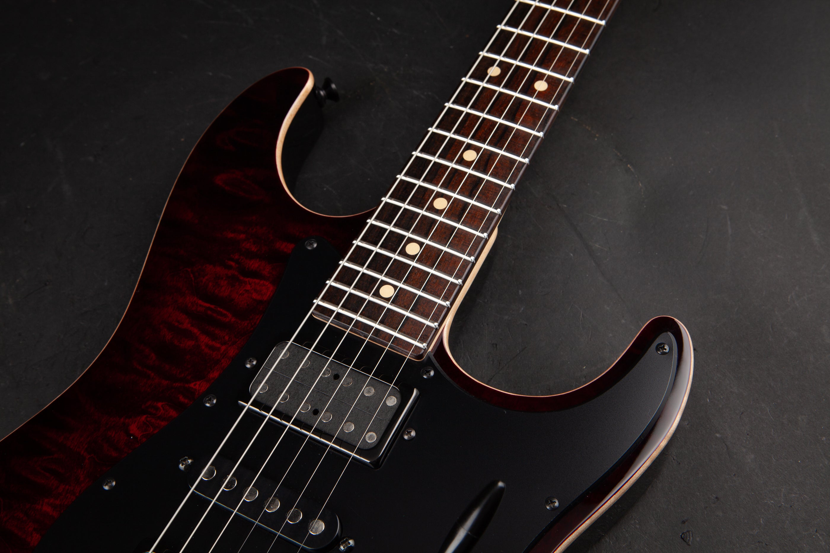 Tom Anderson: Drop Top Classic - Cajun Red to Dark Red Burst with Binding #08-14-19P