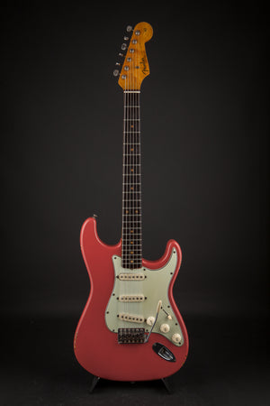 Fender Vintage Guitars: 1963 Stratocaster Fiesta Red #L09755