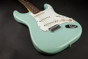 Fender Vintage Guitars: 1975 Stratocaster Hardtail Sonic Blue #655199