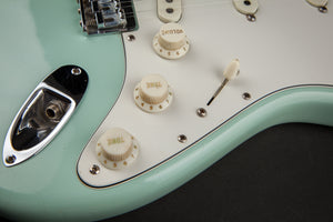 Fender Vintage Guitars: 1975 Stratocaster Hardtail Sonic Blue #655199