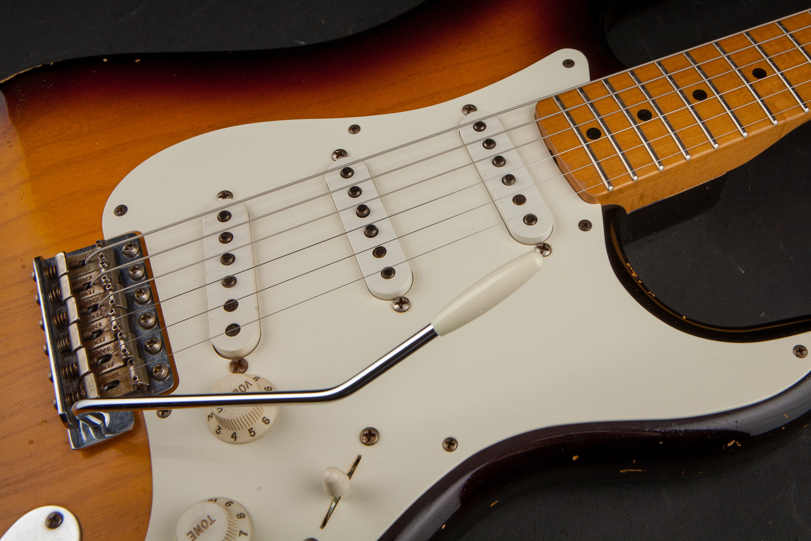 Fender Custom Shop: Dale Wilson Masterbuilt '55 Stratocaster Relic 2-Tone Sunburst #CZ520065