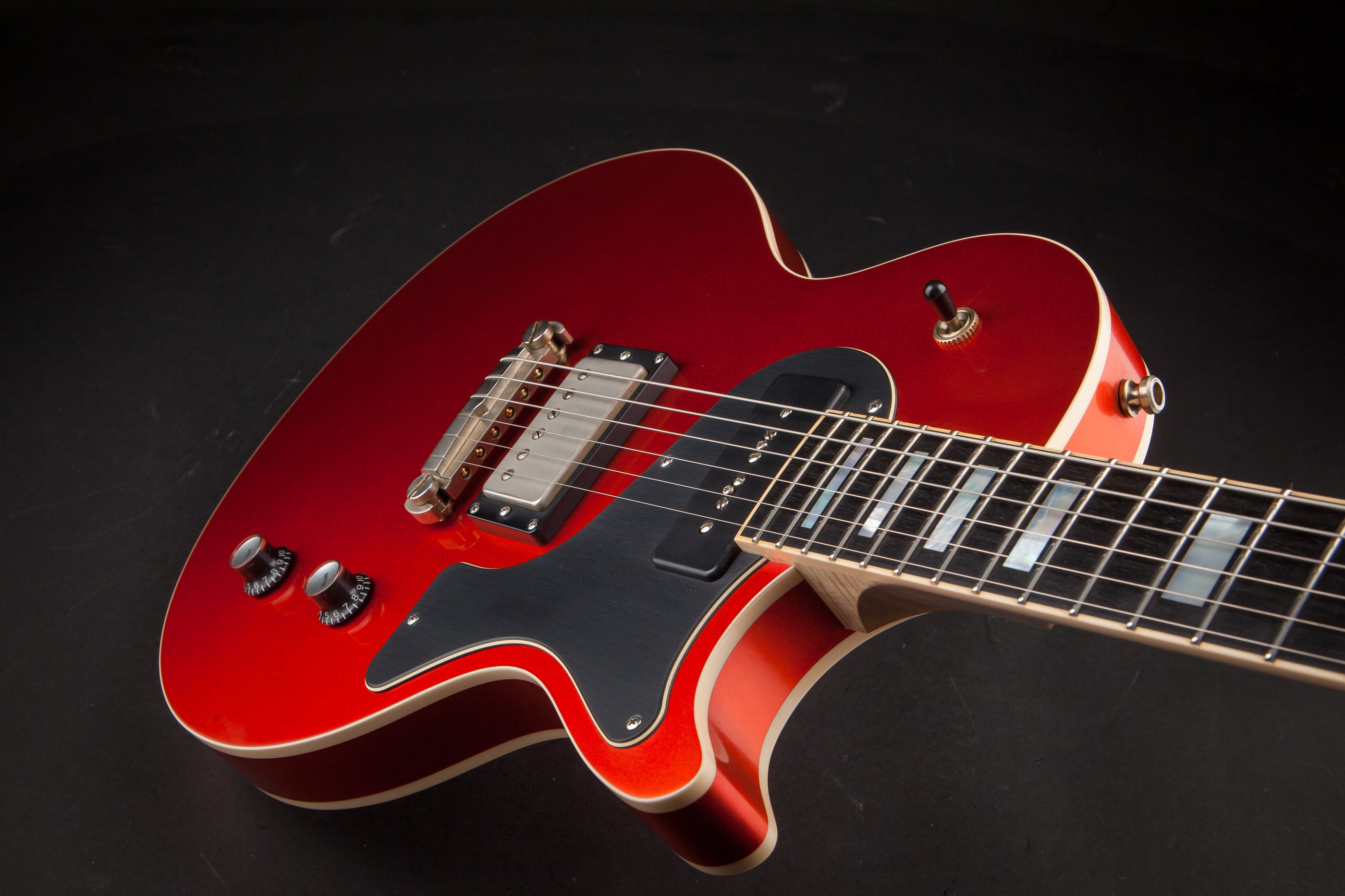 Nik Huber: Krautster II Custom Faded Candy Apple Red #13641 – World Guitars
