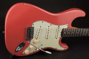 Fender Vintage Guitars: 1963 Stratocaster Fiesta Red #L09755