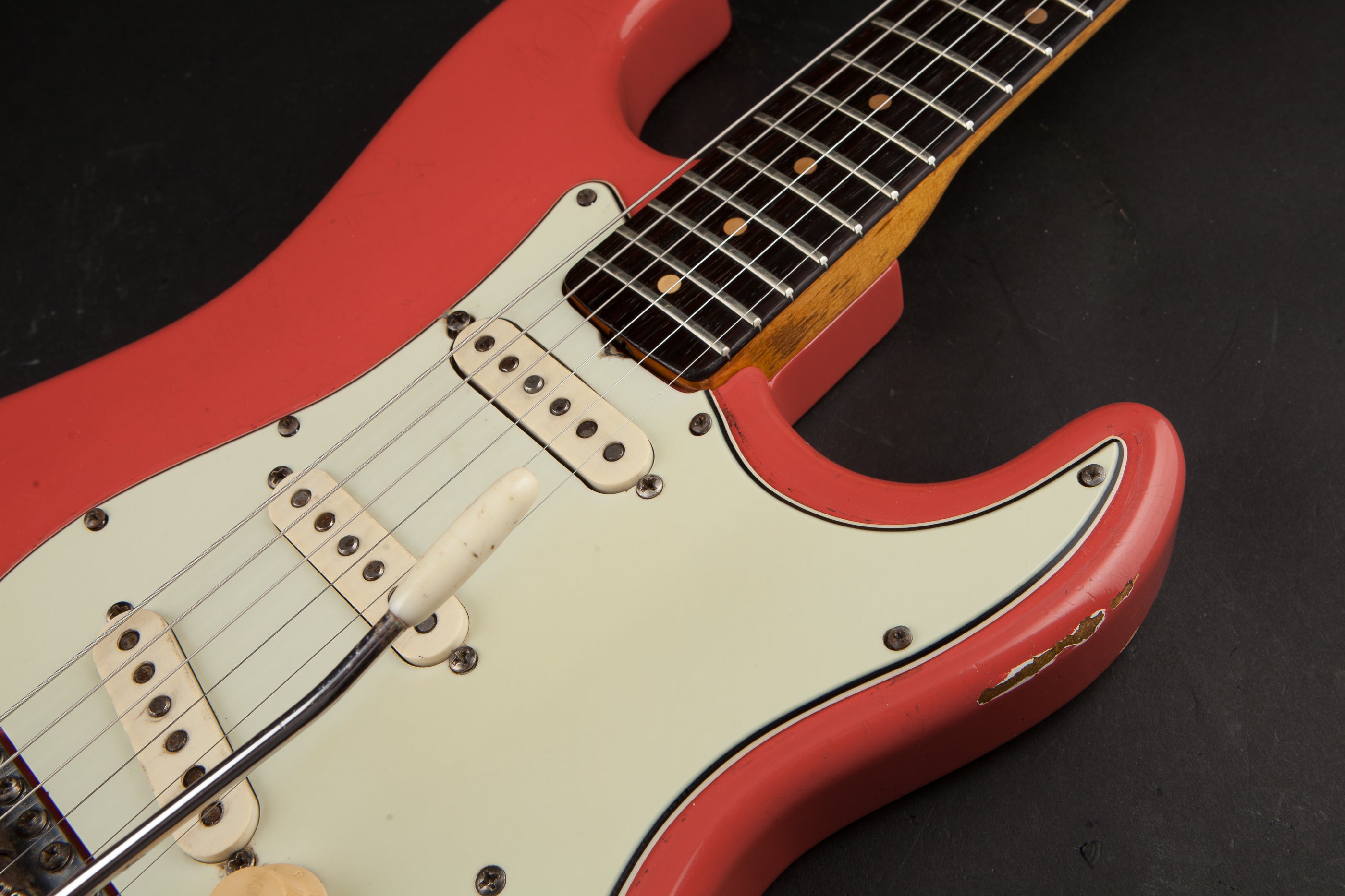 Fender Vintage Guitars: 1963 Stratocaster Fiesta Red #L09755