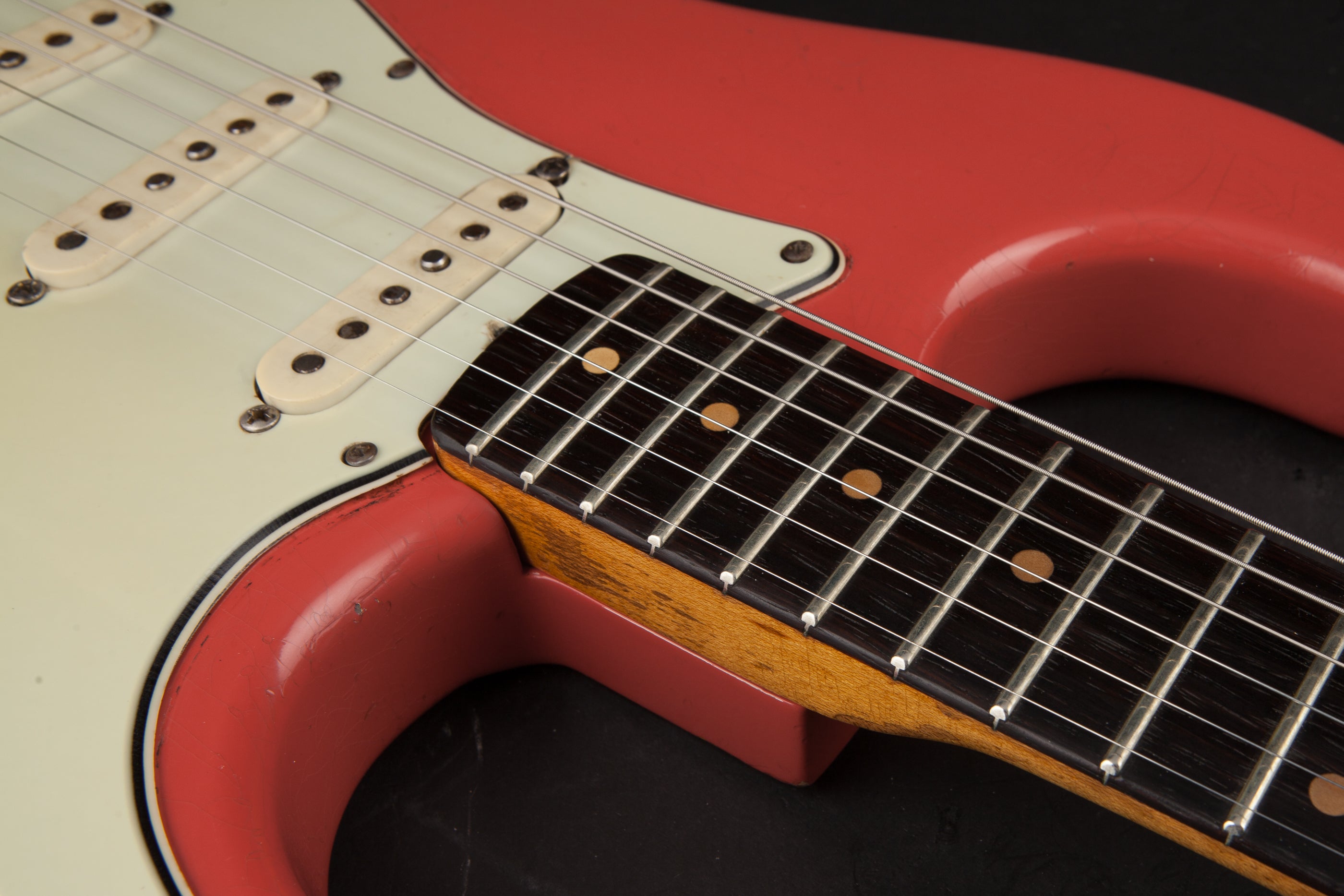 Fender Vintage Guitars: 1963 Stratocaster Fiesta Red #L09755