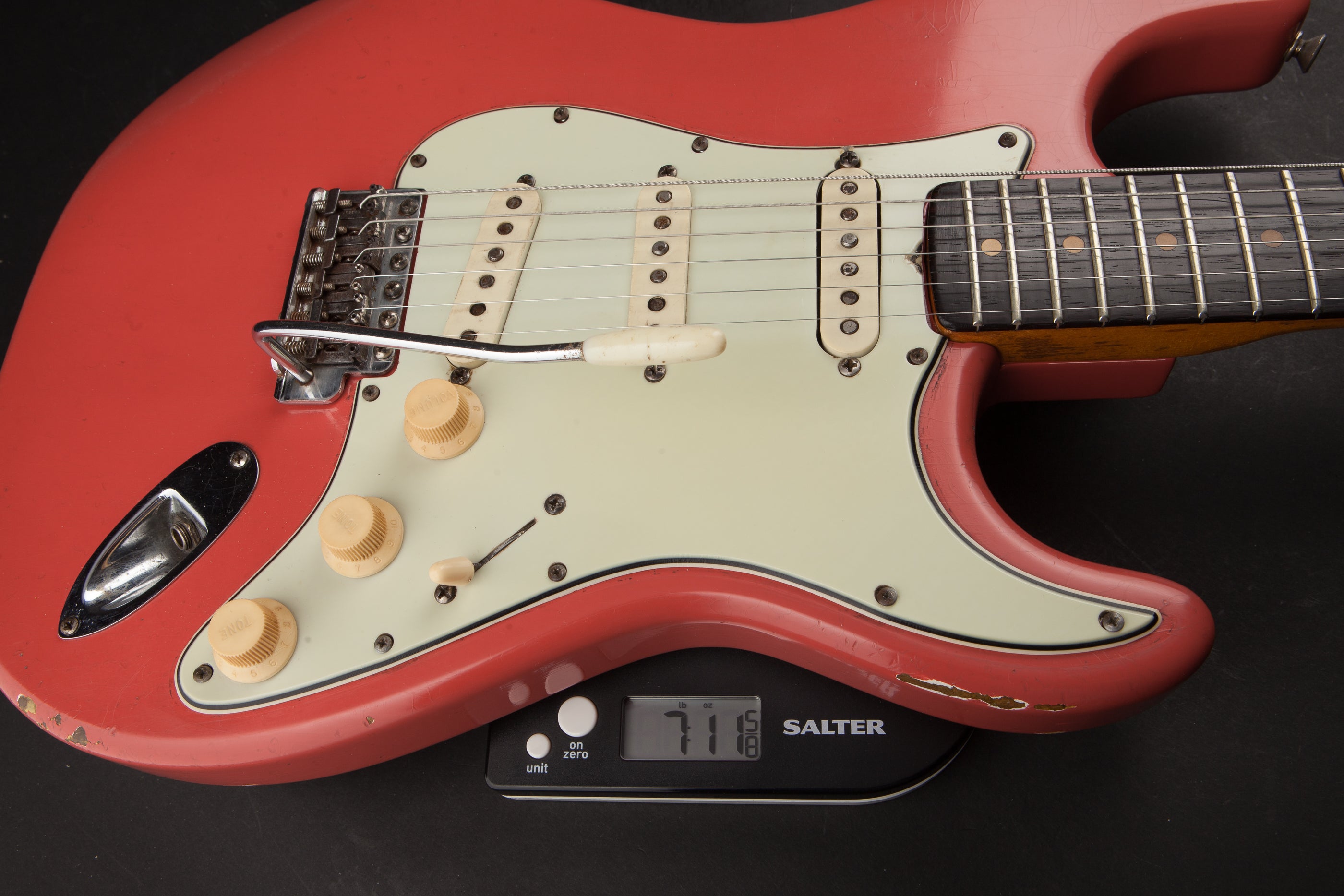 Fender Vintage Guitars: 1963 Stratocaster Fiesta Red #L09755