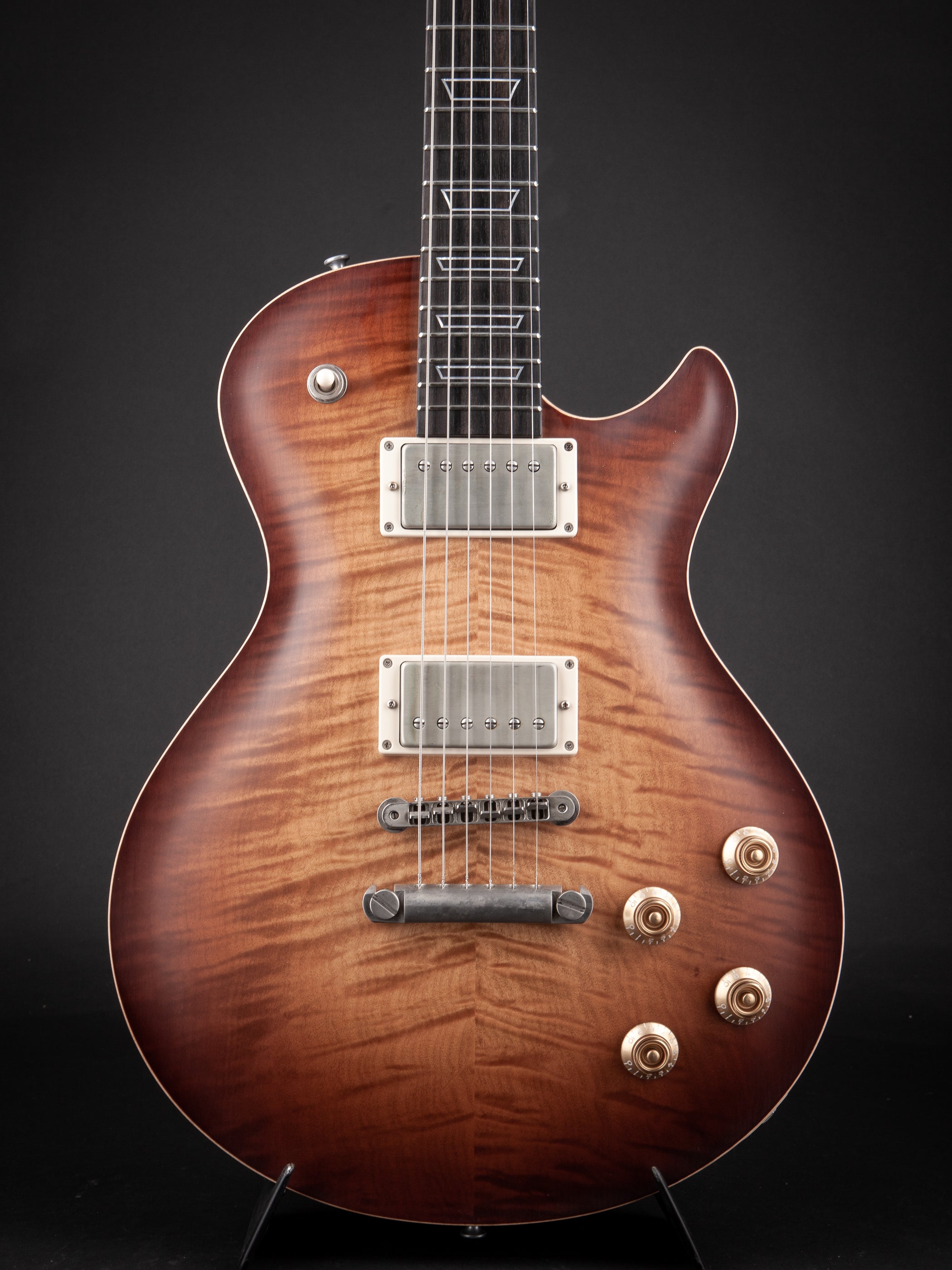 Patrick James Eggle:Macon Singlecut Sunburst #018946 – World Guitars