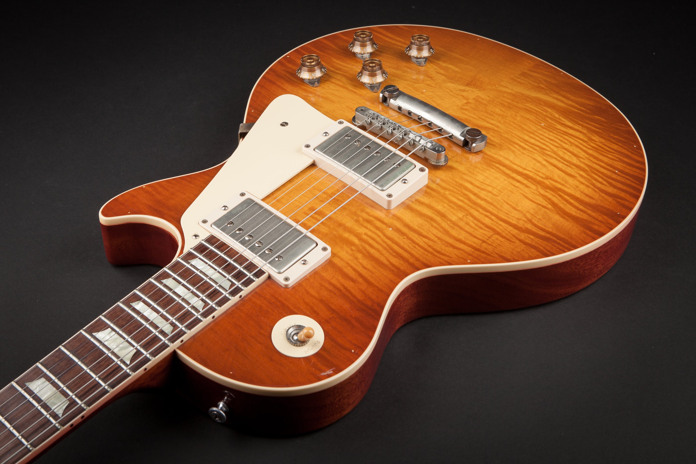 Gibson Custom Shop: 59 Les Paul Standard Lightly Aged BOTB Page 92 ‘Stanley Burst’ #932375