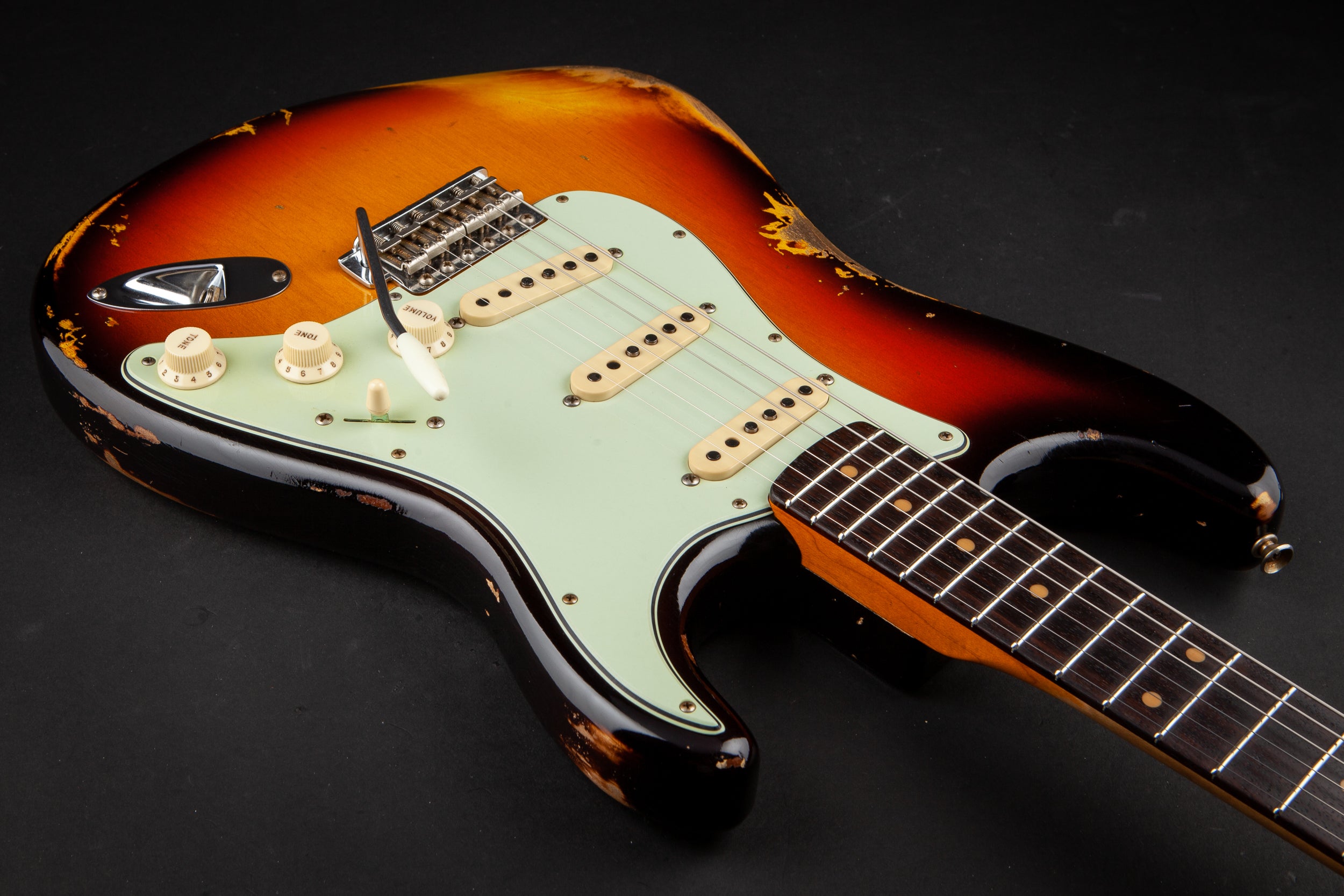 Fender Custom Shop: Stratocaster Ltd 59 Heavy Relic Aged 3-Tone Sunburst #CZ538095