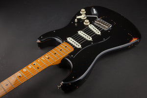 Fender Custom Shop: Stratocaster David Gilmour Relic - Black over Sunburst #R111020