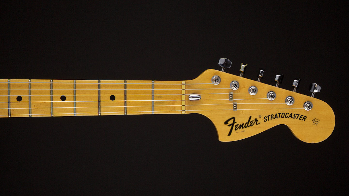 Fender Vintage Guitars: 1976 Stratocaster Black Maple Neck #712117