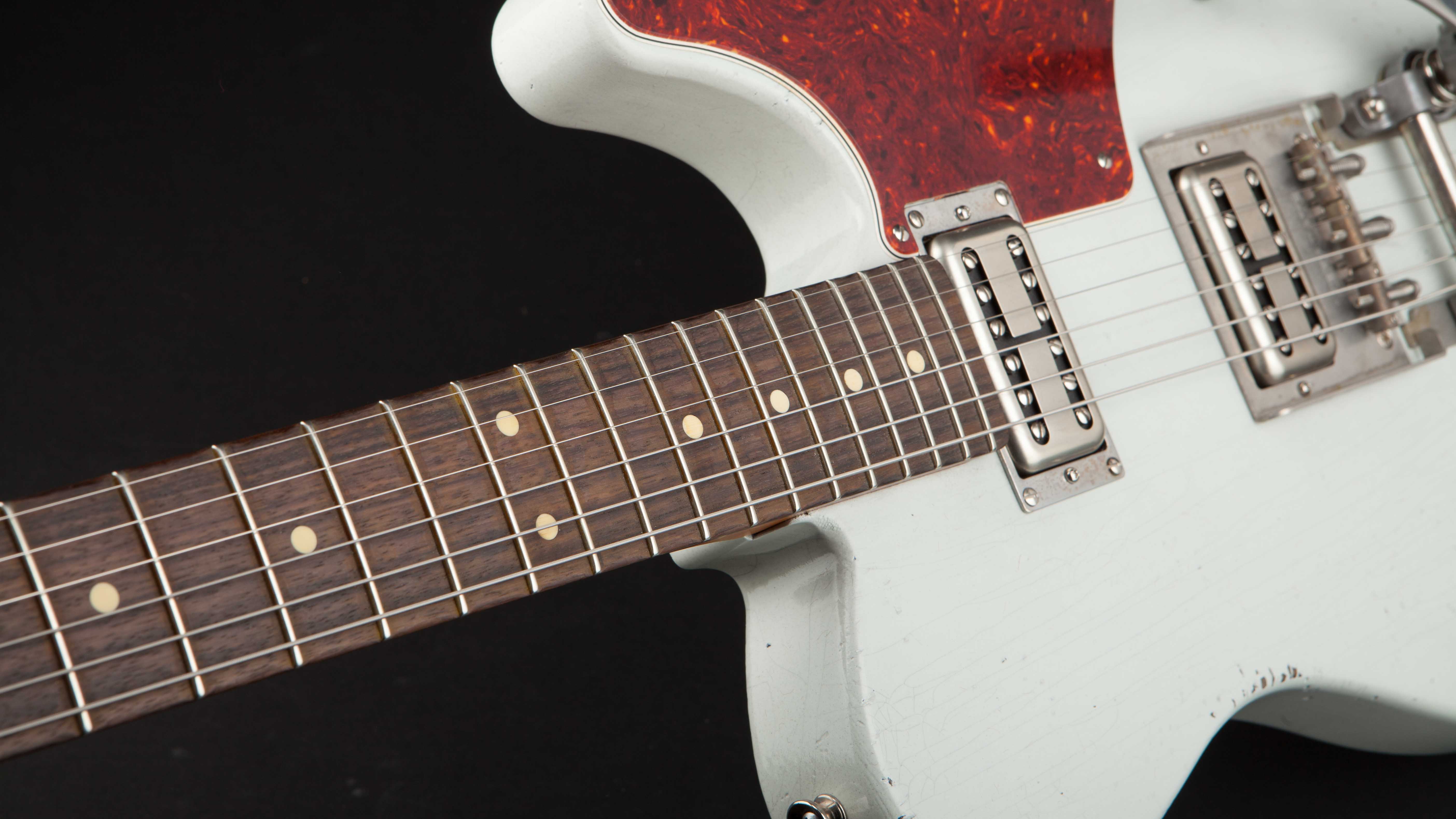 Palir Guitars Titan White with Bigsby #811713